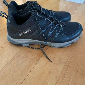 Columbia mens waterproof sneaker